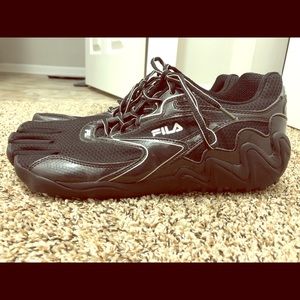 🏔Men's Fila Skele-toes sneakers - Size 13🏔